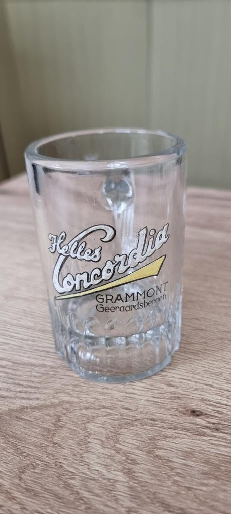 Vintage bierpul van Brouwerij Concordia uit Geraardsbergen., Verzamelen, Ophalen, Gebruikt, Bierglas