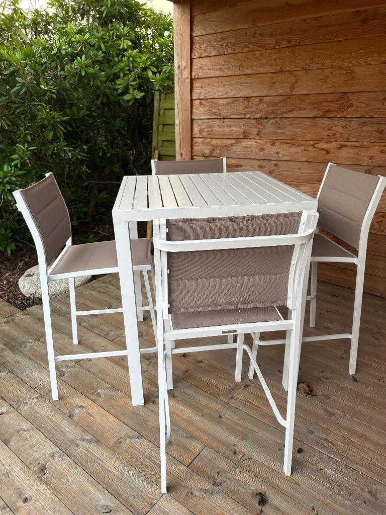 Hoge tafel met 4 stoelen, Tuin en Terras, Ophalen, Zo goed als nieuw, Vierkant, Kunststof