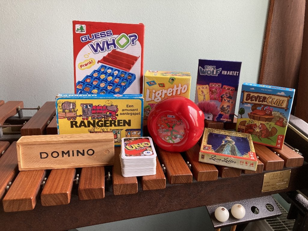 scrabble junior, concept, uno, knikkerbaan, Mario, kwartet, 1 ou 2 joueurs, Jeu de voyage, HASBRO, Enlèvement