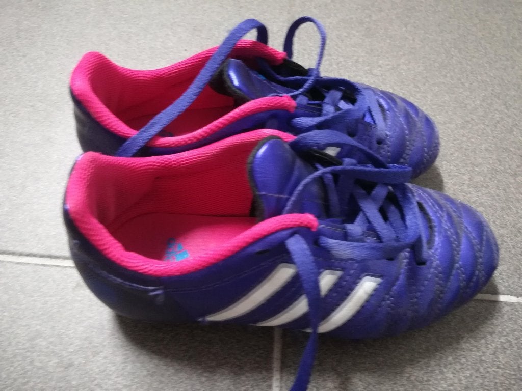 Voetbalschoenen adidas, maat 31, Sport en Fitness, Voetbal, Ophalen