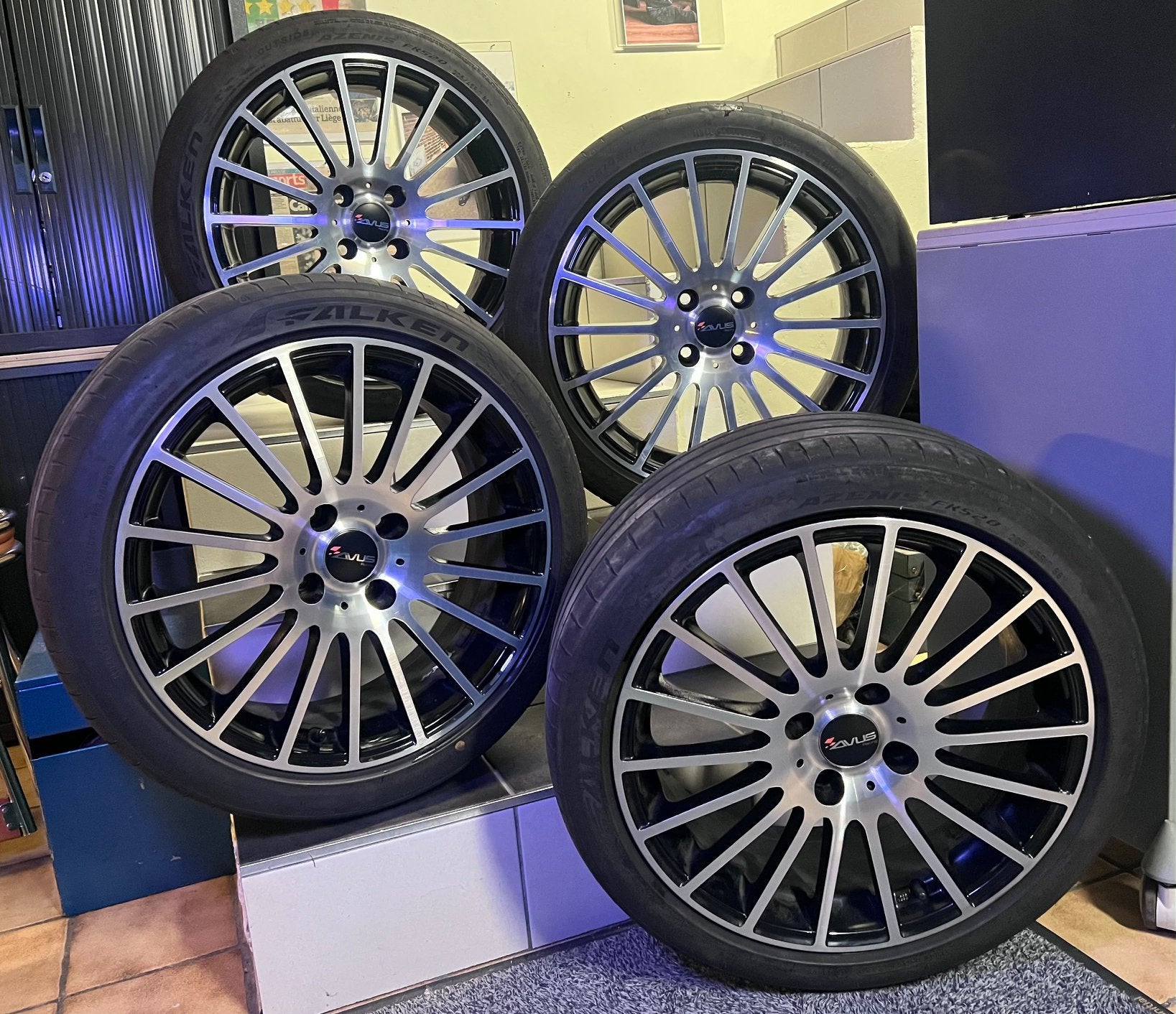 4 jantes AVUS Racing 17” 4x108 ET25 + pneus Falken 205/45R17, Autos : Pièces & Accessoires, Pneus & Jantes, Pneus été, Enlèvement