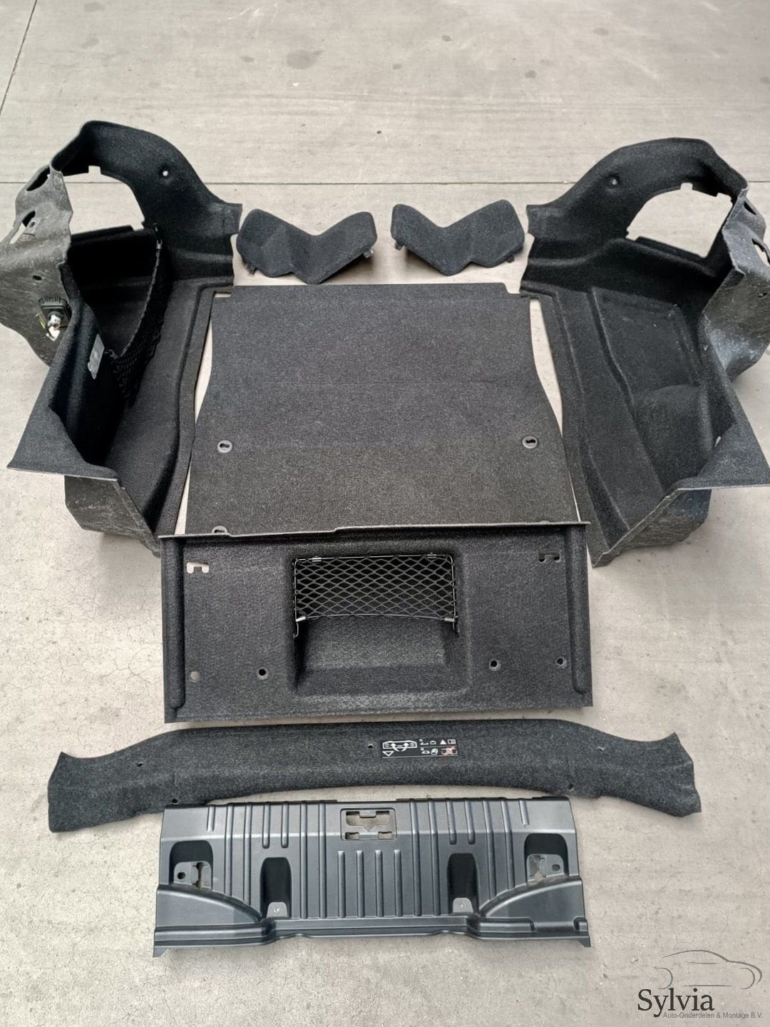 Bekleding set kofferbak bagageruimte antraciet / zwart BMW 1, -, Utilisé, -, -