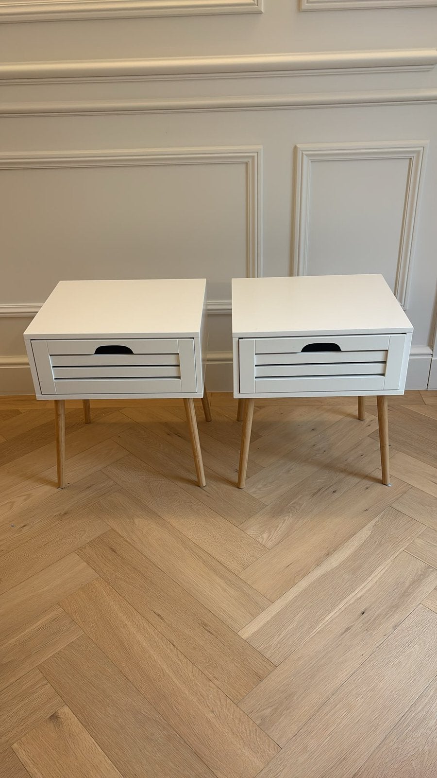 2 tables de nuit jysk, Maison & Meubles, Enlèvement, Comme neuf