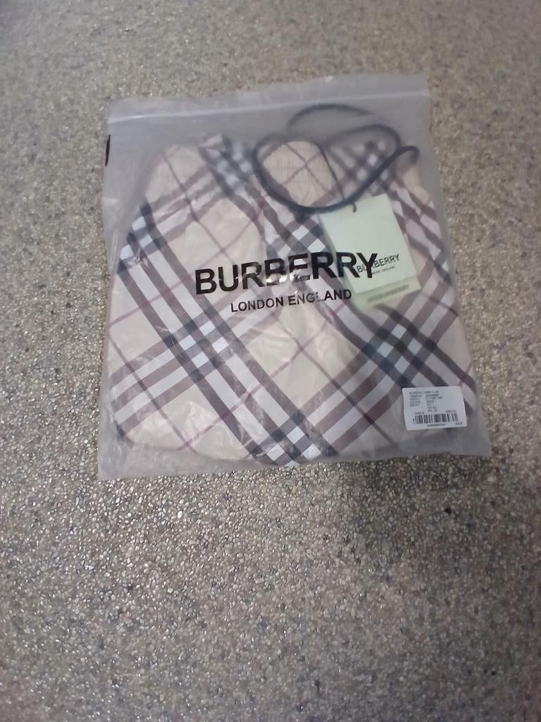 Burberry short, Ophalen, Nieuw, Maat 56/58 (XL), Burberry
