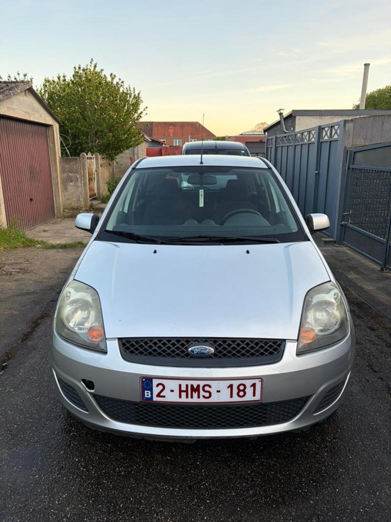 Ford fiesta, Autos, Argent ou Gris, Achat, Boîte manuelle, Noir