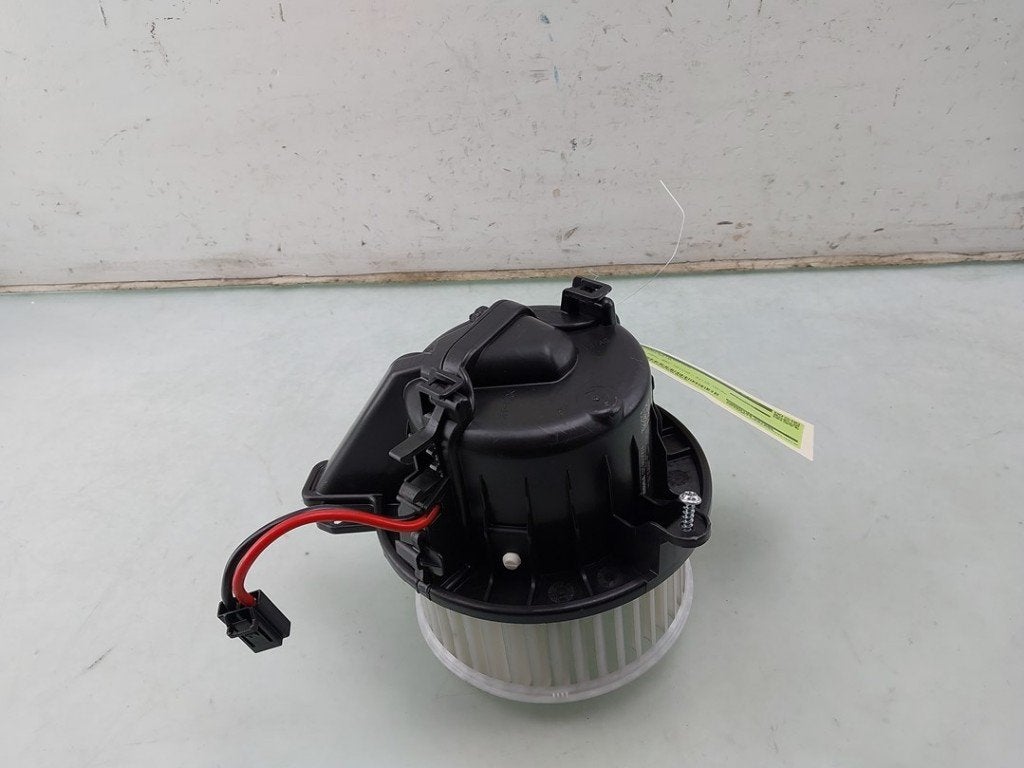 KACHEL VENTILATORMOTOR Volkswagen Polo VI (AW1), Auto-onderdelen, Gebruikt, Volkswagen, Volkswagen AG, Kundenbetreuung@volkswagen.de