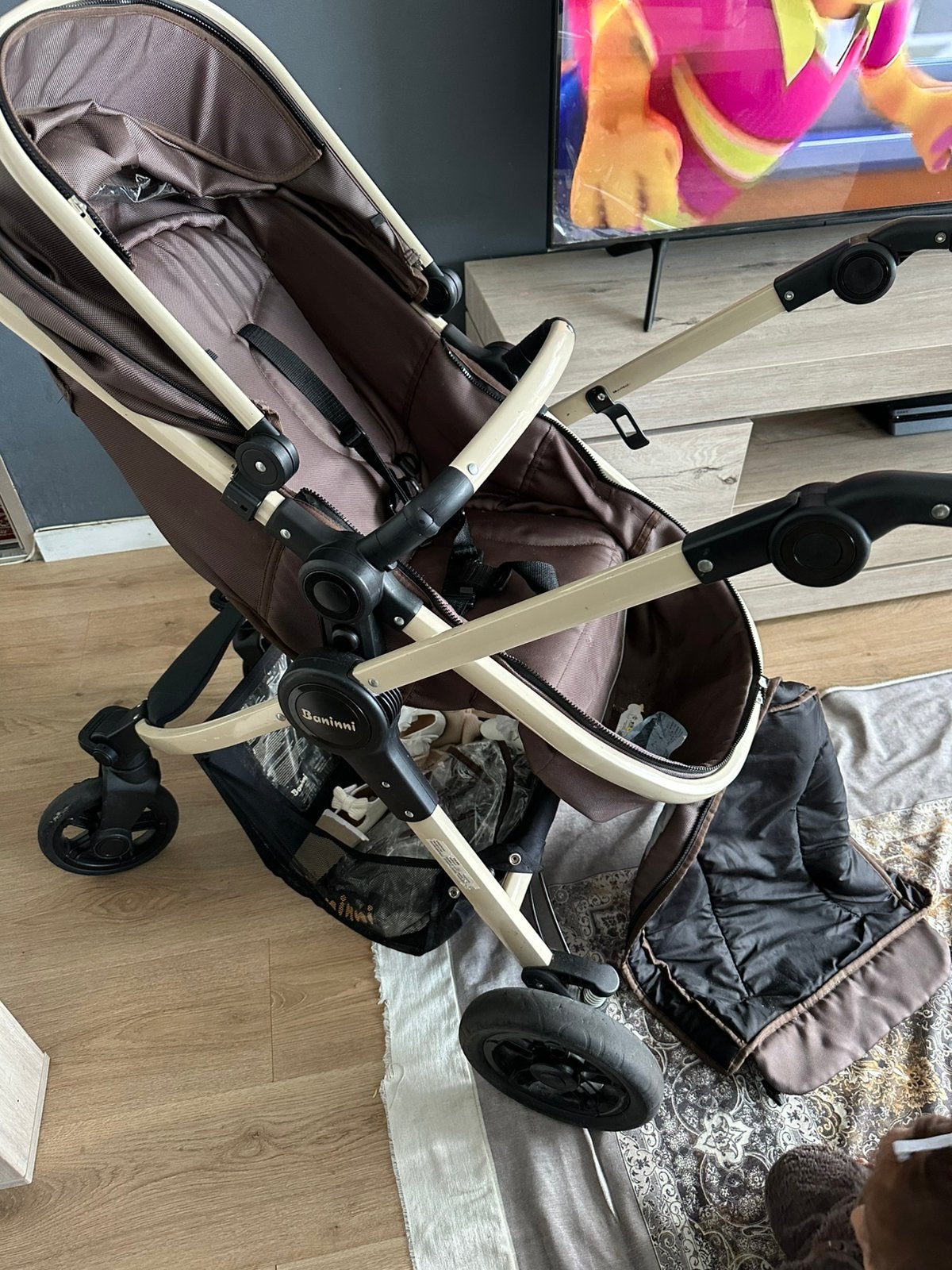 Kinderwagen merk boninni, Kinderen en Baby's, Buggy's, Ophalen, Zo goed als nieuw