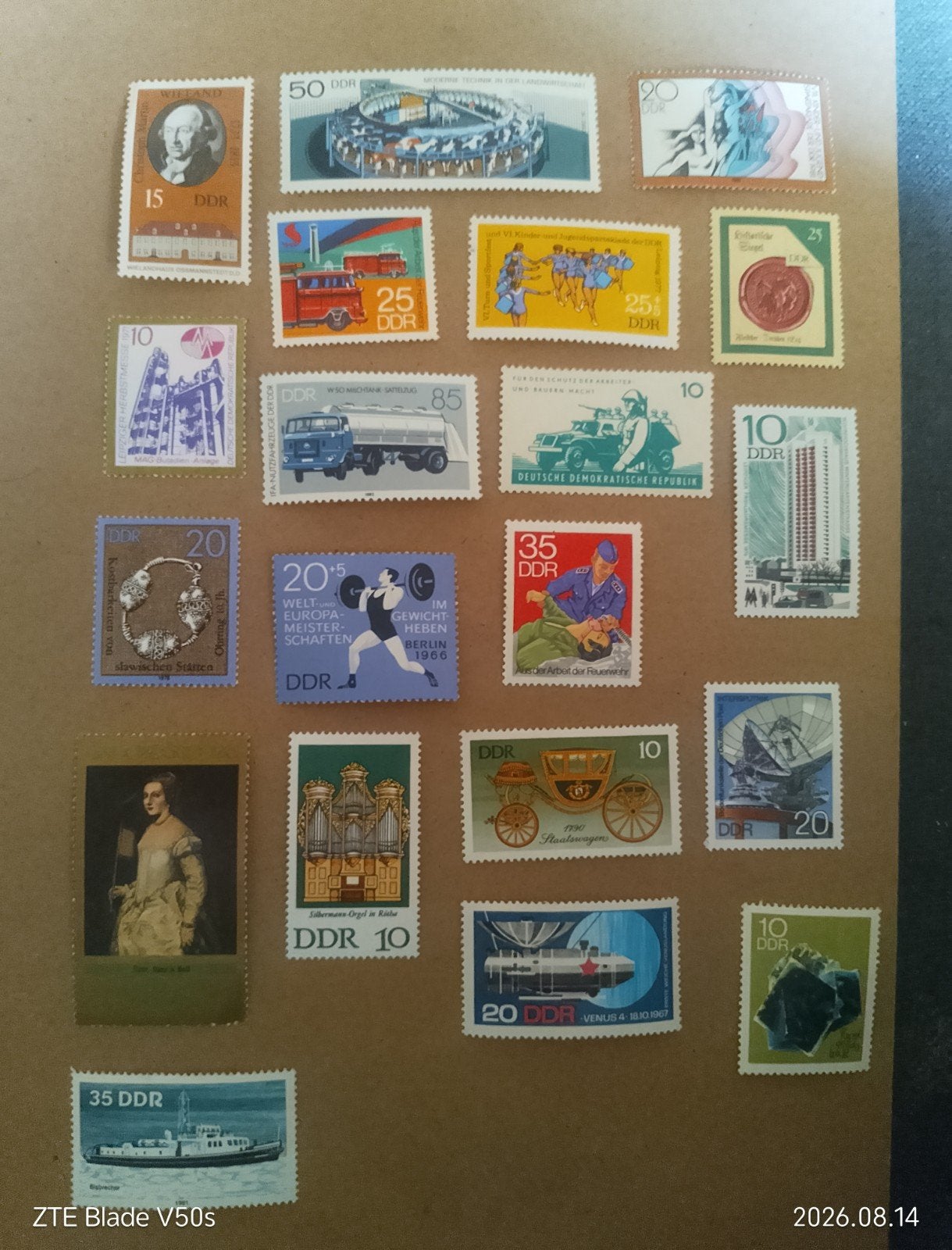 20 postzegels History, Ophalen of Verzenden