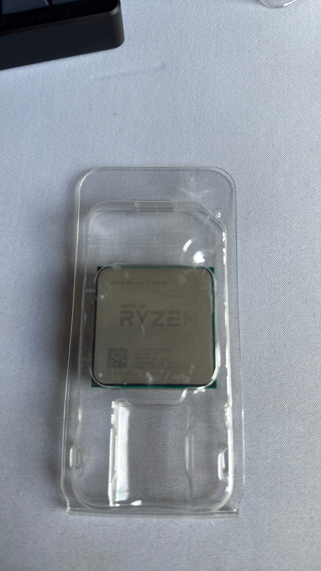 AMD Ryzen 3 2200G, Computers en Software, Processors, Ophalen of Verzenden, Zo goed als nieuw