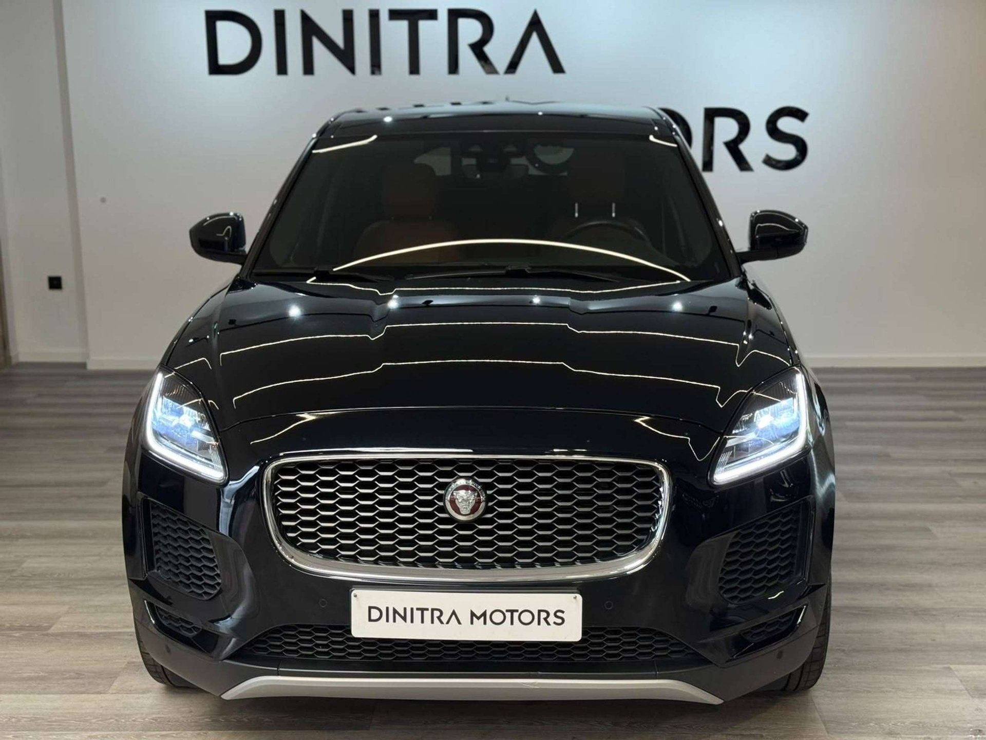 Jaguar E-Pace 2.0 T AWD SE - Pano/Carplay/Navi/ACC/MAAR 28DZ, Autos, Euro 6, Entreprise, Entretenue par le concessionnaire, https://public.car-pass.be/vhr/b42639e1-2577-4cd9-8bc9-df47da479033