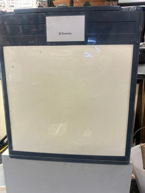 Dometic minibar absorptiekoelkast, Ophalen, Zonder vriesvak, Minder dan 85 cm, Energieklasse A of zuiniger