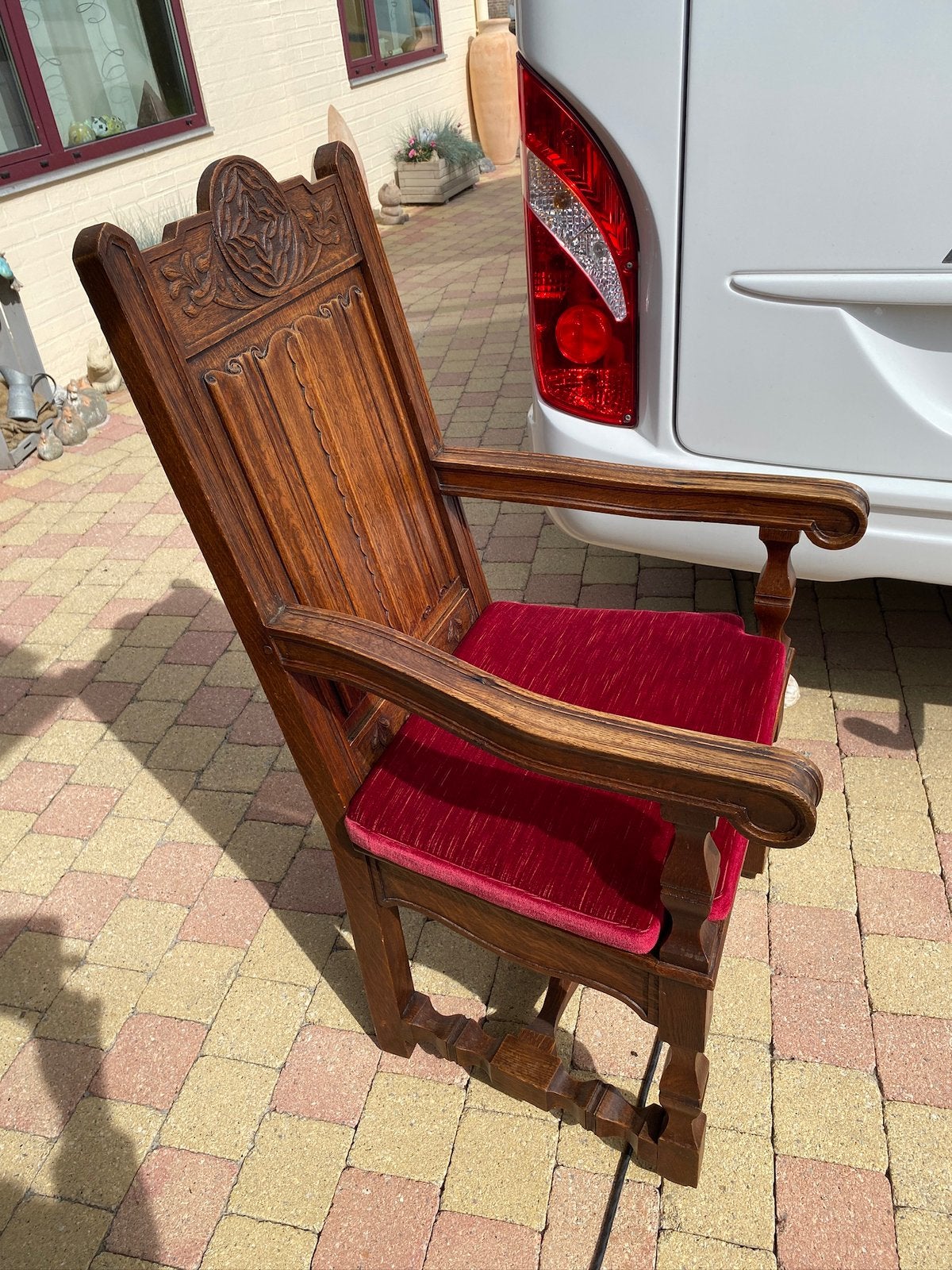 Chaise ancienne, Enlèvement