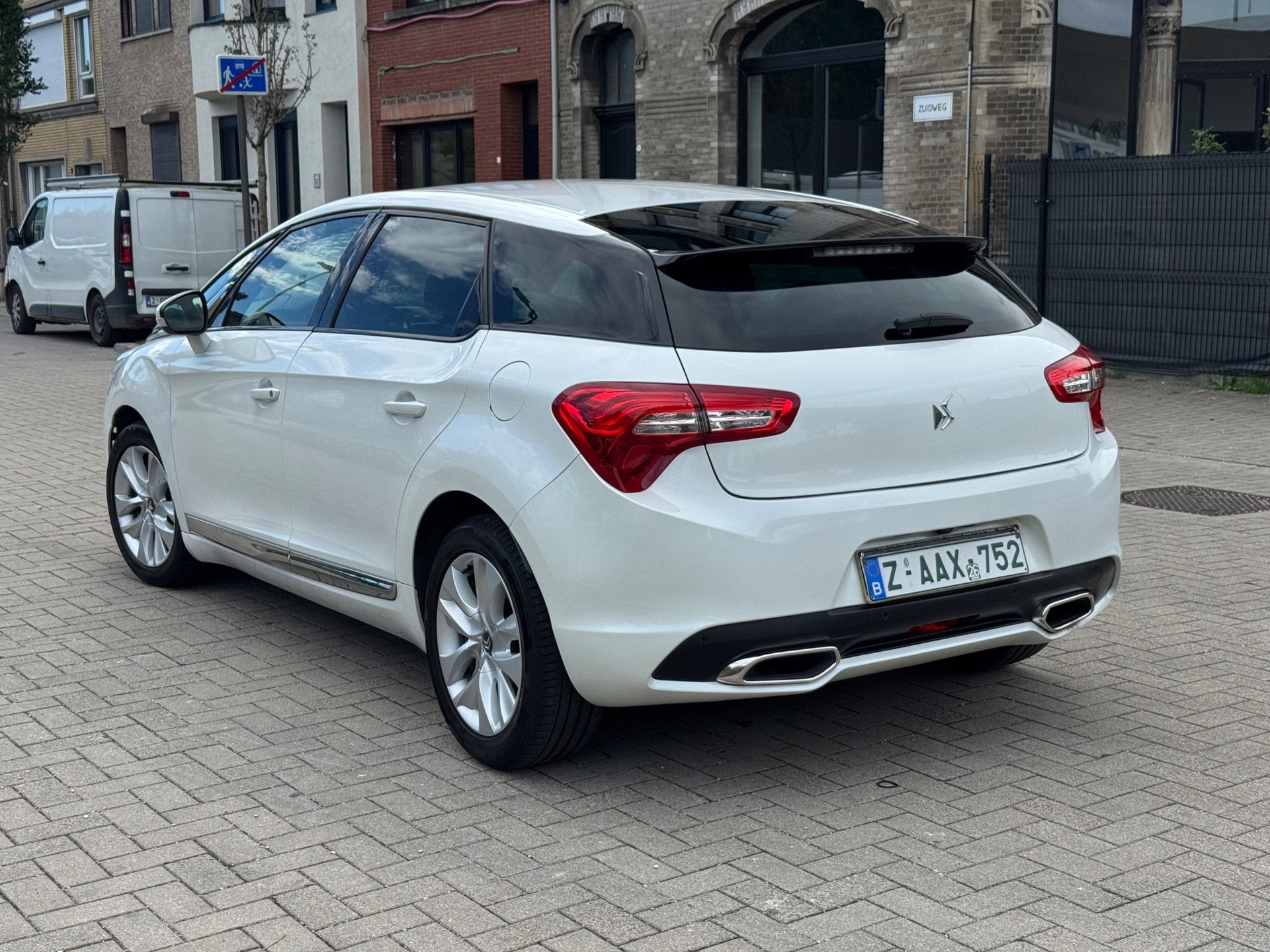 DS 5, Autos, Euro 5, Noir, 5 portes, Tissu