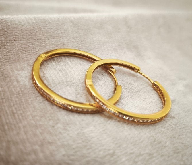 Gouden oorbellen met strass, Envoi, Avec strass