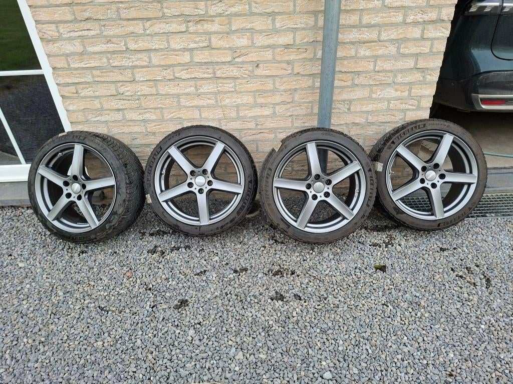 Kit hiver Yaris GR 261ch, Autos : Pièces & Accessoires, Pneus et Jantes, Pneus hiver, Véhicule de tourisme, 18 pouces