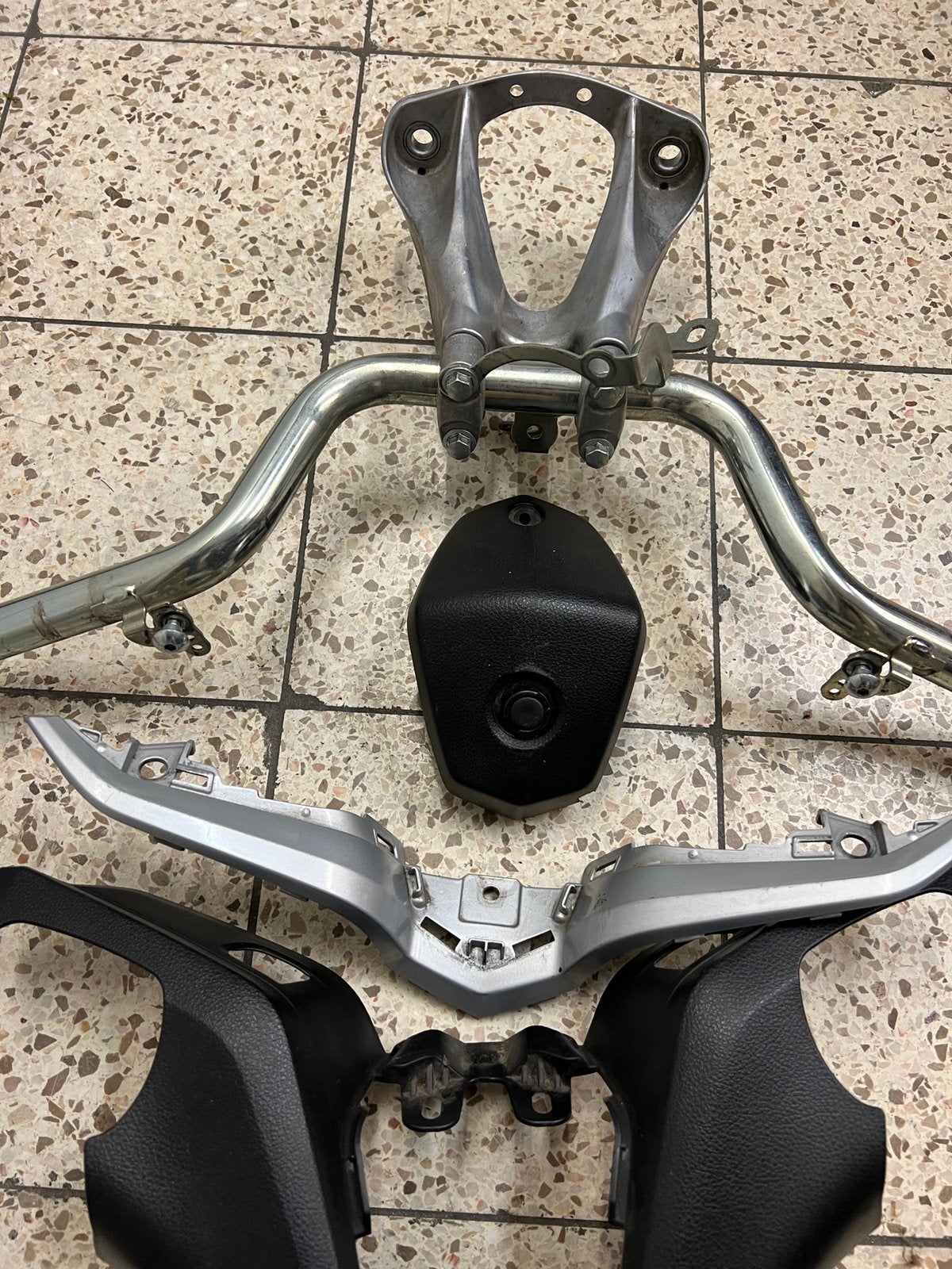 Guidon d’origine TMax dx 2019, Enlèvement ou Envoi