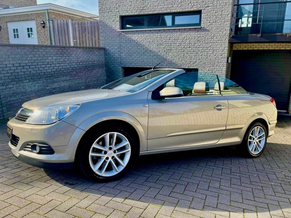 Cabrio Opel Astra 1.9 cdti 150pk gek v verkoop! Nw versn bak, Autos, Cuir, Achat, 110 kW, Cabriolet