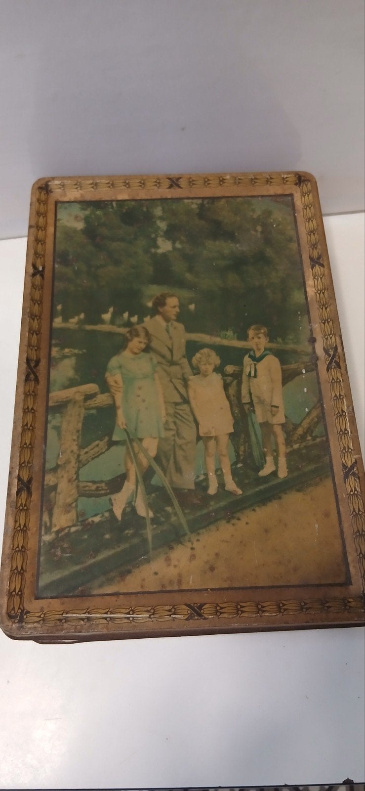 Boîte en fer blanc Léopold III et enfants, Enlèvement ou Envoi