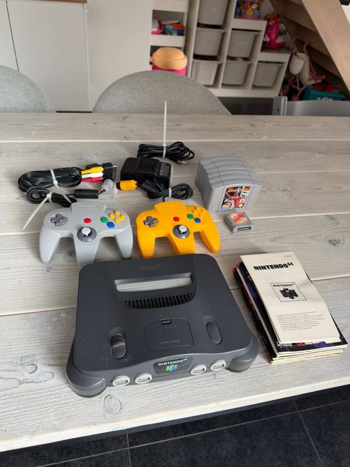 Nintendo 64, 2 controllers, memory card en 6 spelletjes, Consoles de jeu & Jeux vidéo, Enlèvement ou Envoi, Utilisé, Avec 2 manettes