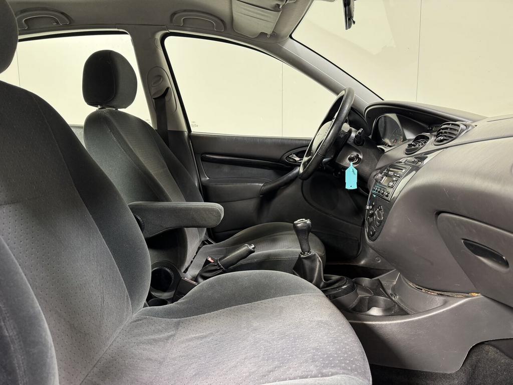 Ford Focus 1.6 Benzine Man. - Airco - EXPORT!, Auto's, 0 cilinders, 0 kg, Elektrische ramen, Grijs