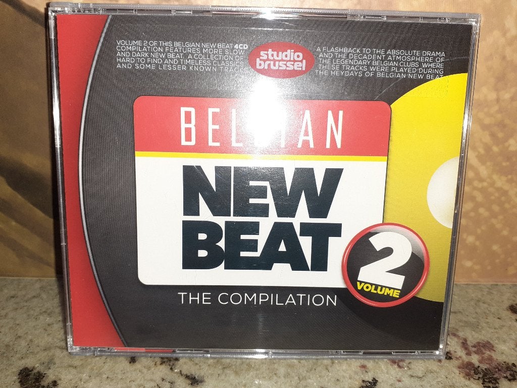 BELGIAN NEW BEAT 2, 4 CD, Studio Bruxelles, Enlèvement ou Envoi, Comprend un livret, Comme neuf, Autres genres