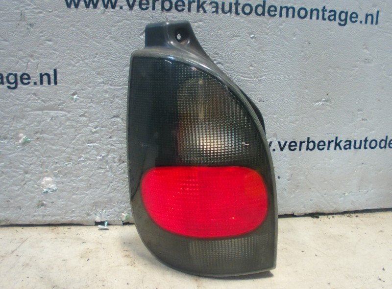 FEU ARRIÈRE GAUCHE Renault Espace (JE) (01-1996/10-2002), Autos : Pièces & Accessoires, Éclairage, Renault, Utilisé, Peter-Huppertz-Straße 5
51063  Köln, DE