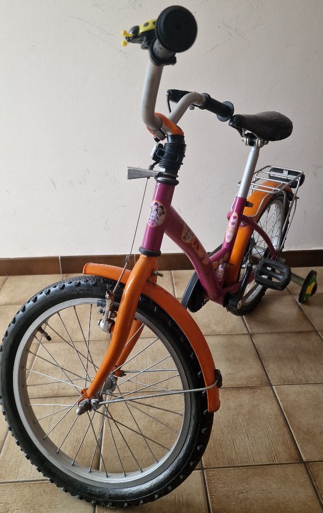 Meisjesfiets te koop met helm, Fietsen en Brommers, Fietsen | Meisjes, Gebruikt, 18 inch, Terugtraprem, Ophalen