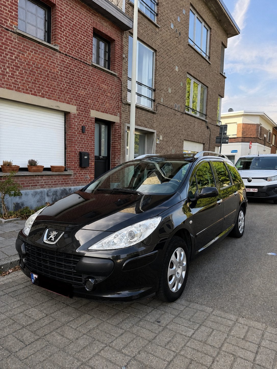 Peugeot 307 1.6 Essence — 7 places — 200 000 km, Autos, Peugeot, Achat, 7 places, Boîte manuelle, Noir