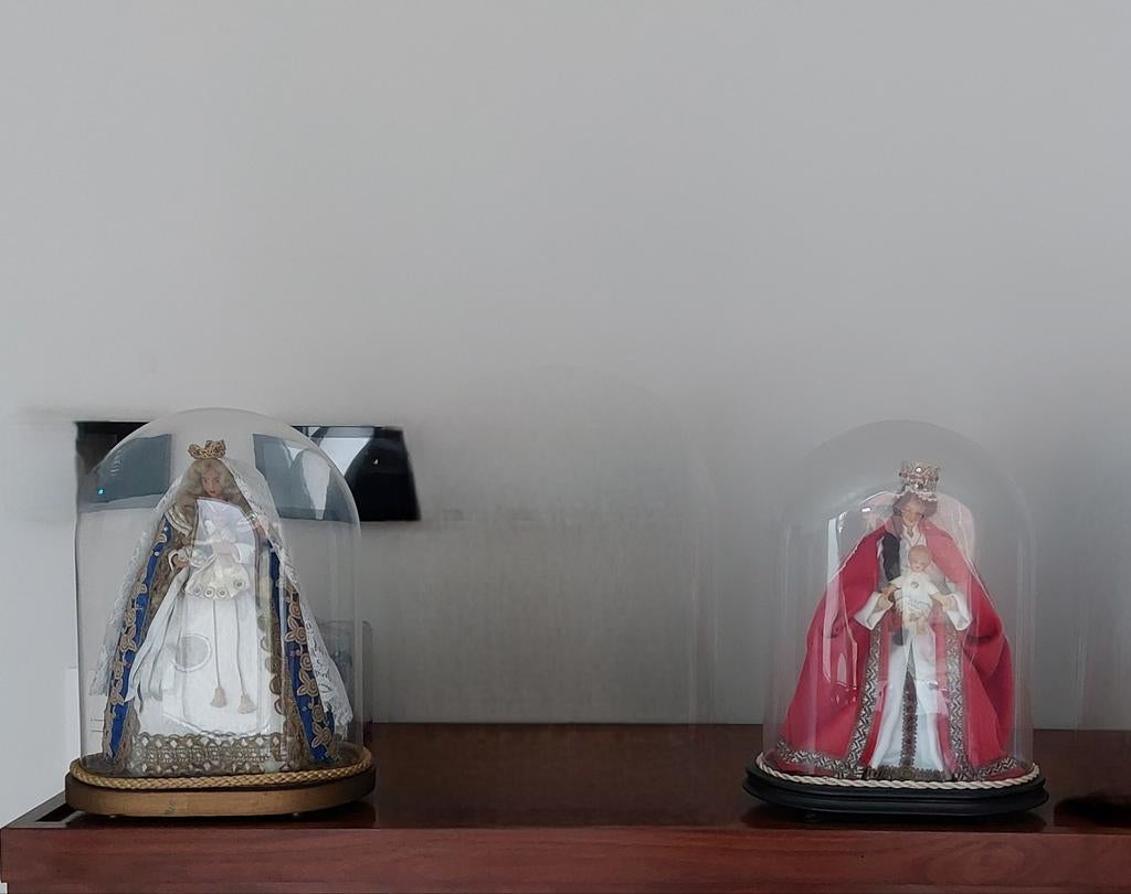 2 ovale stolpen met lieve vrouw en kind, Ophalen