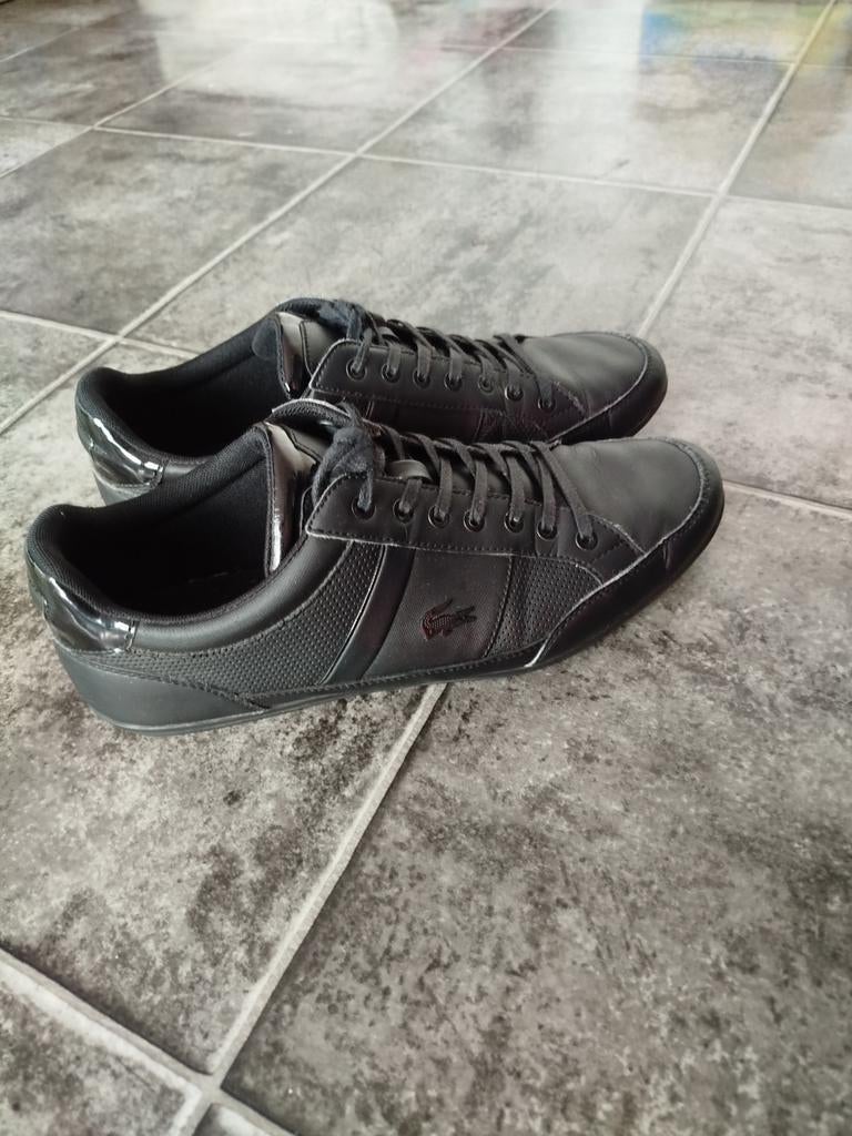 Chaussure Lacoste, Enlèvement