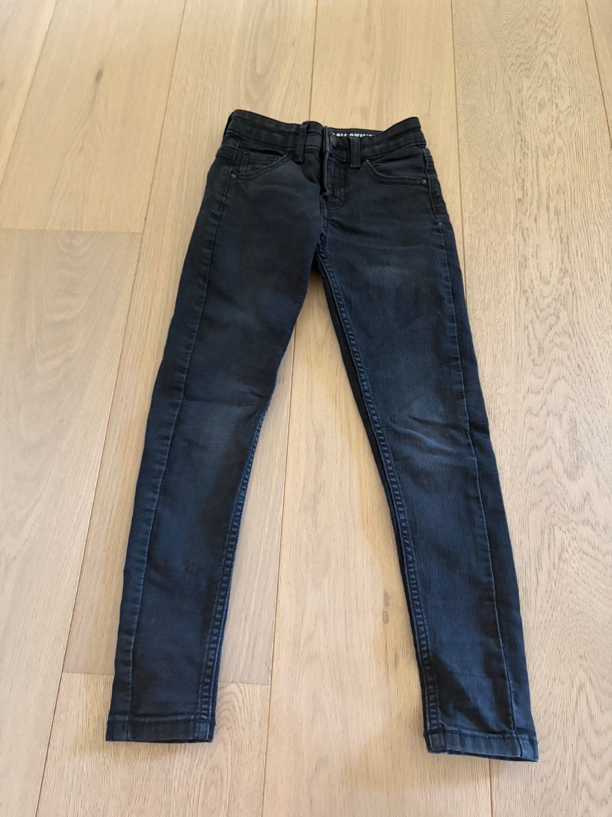 Jeans Hema maat 122, Kinderen en Baby's, Kinderkleding | Maat 122, Ophalen of Verzenden, Zo goed als nieuw, Jongen, Broek