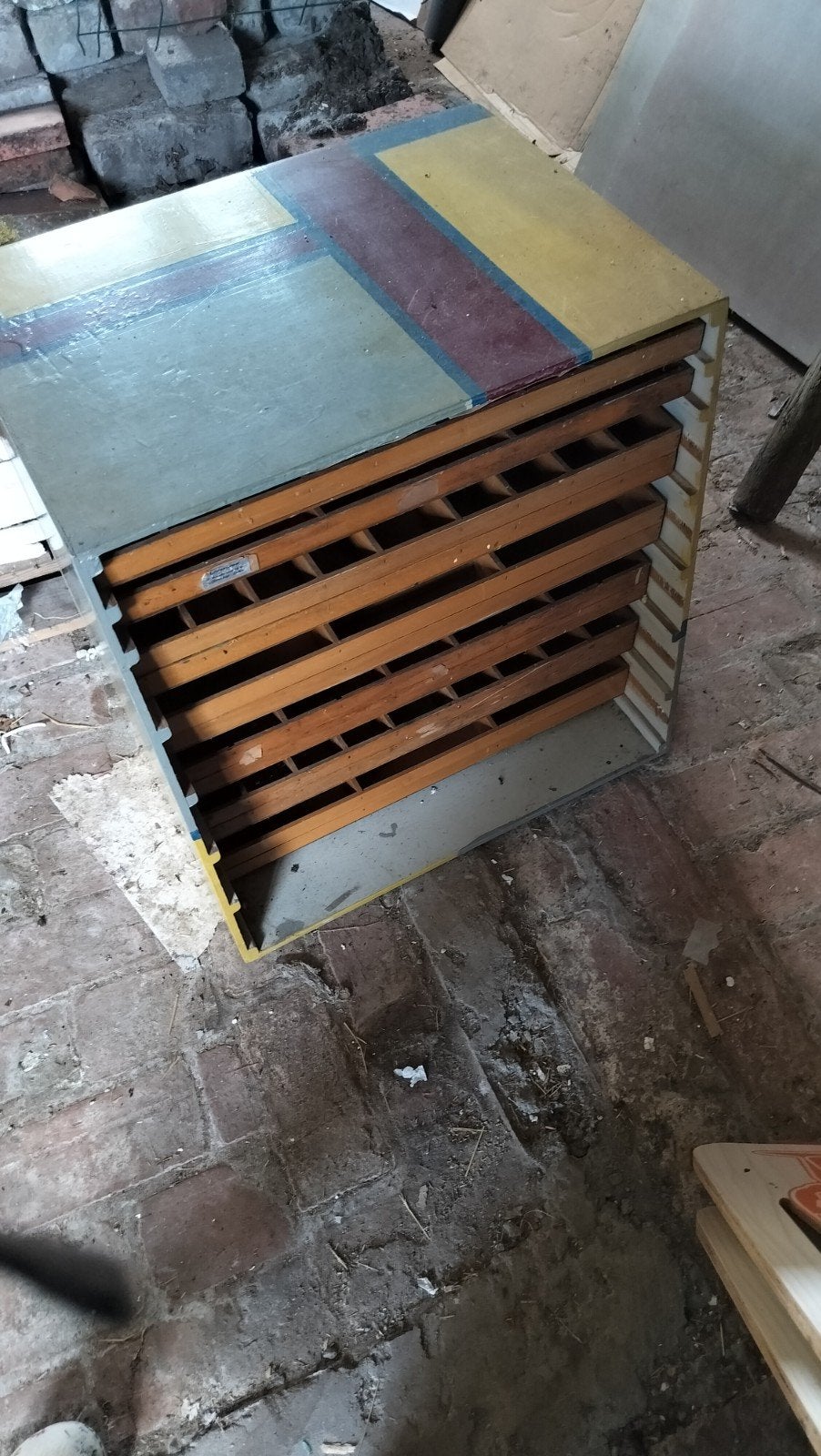 houten assortimentskast ijzerwaren, Ophalen