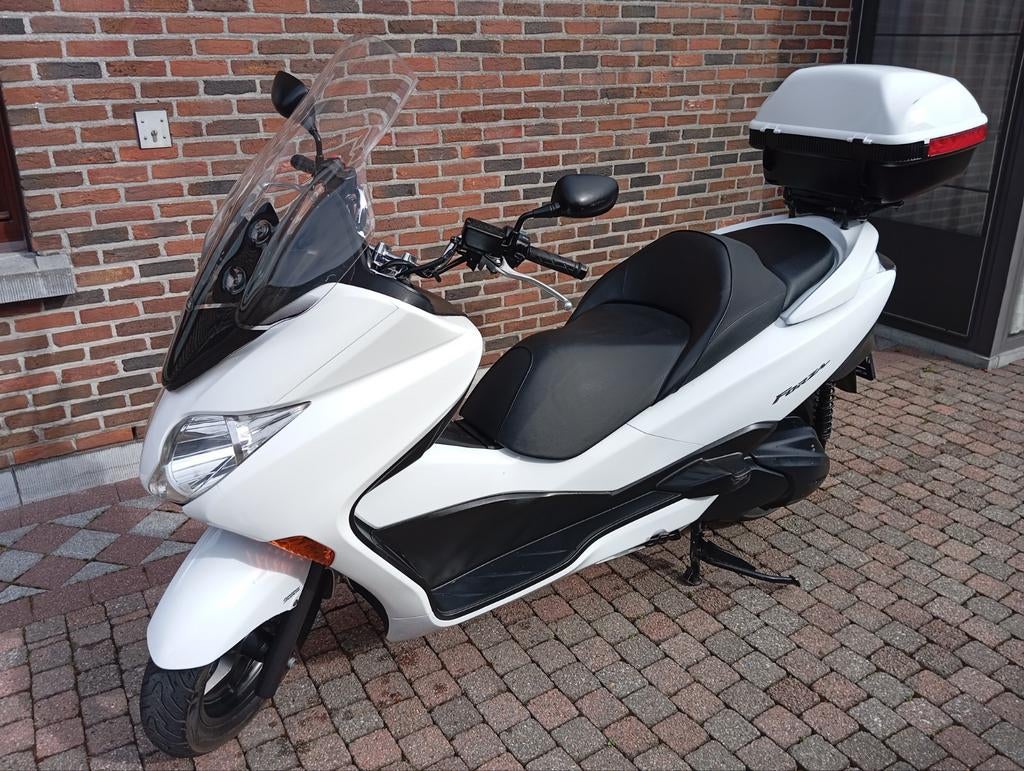 Honda Forza 250 ABS (NSS250) – Zeer Zuinig (3L/100km), Motoren, 400 cc, Occasion, Particulier, Automaat