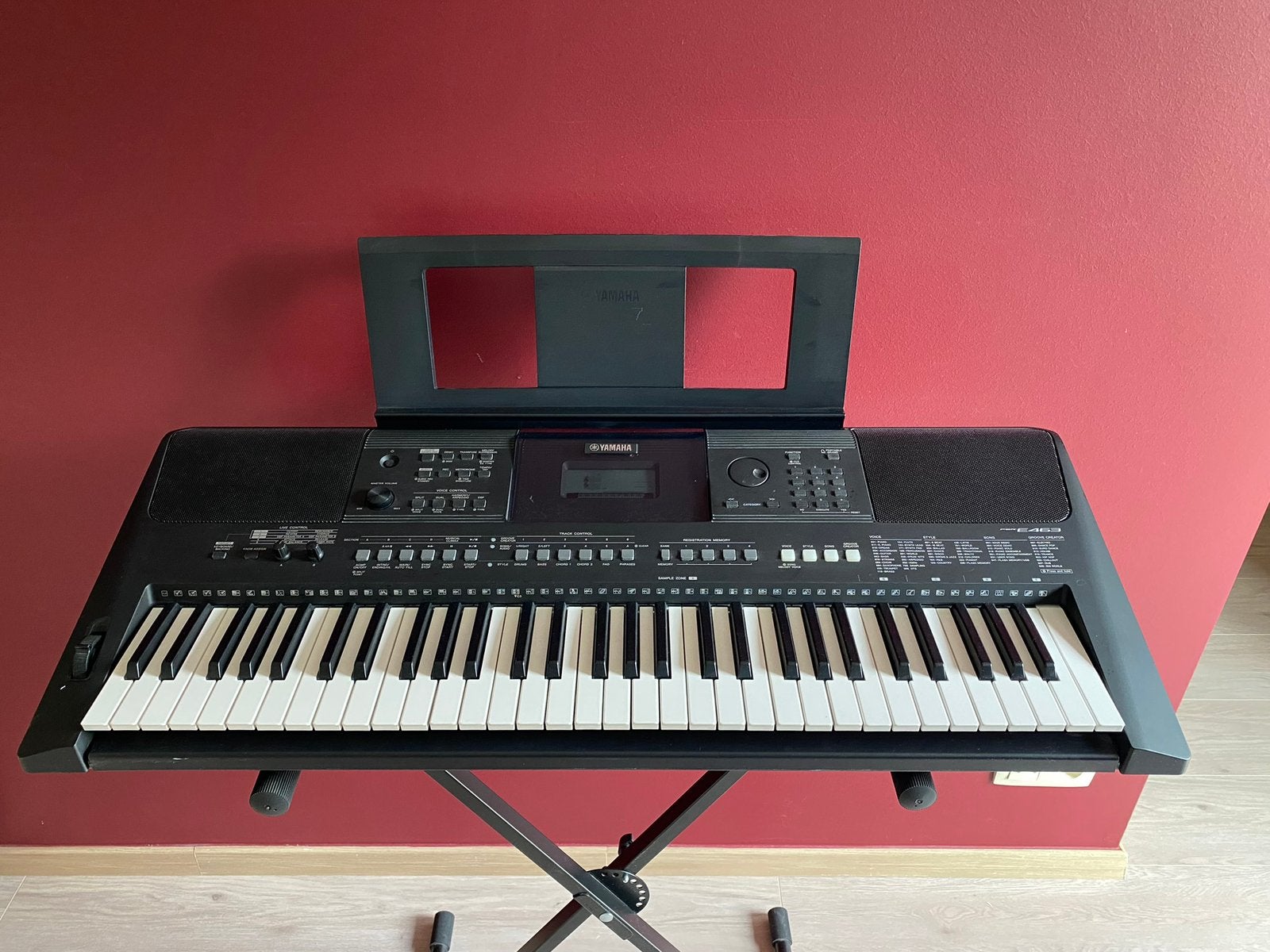 Keyboard Yamaha E463, Muziek en Instrumenten, Ophalen, Yamaha, Met standaard, 61 toetsen