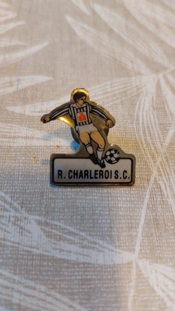 R. Charleroi S.C., Collections, Broches, Pins & Badges