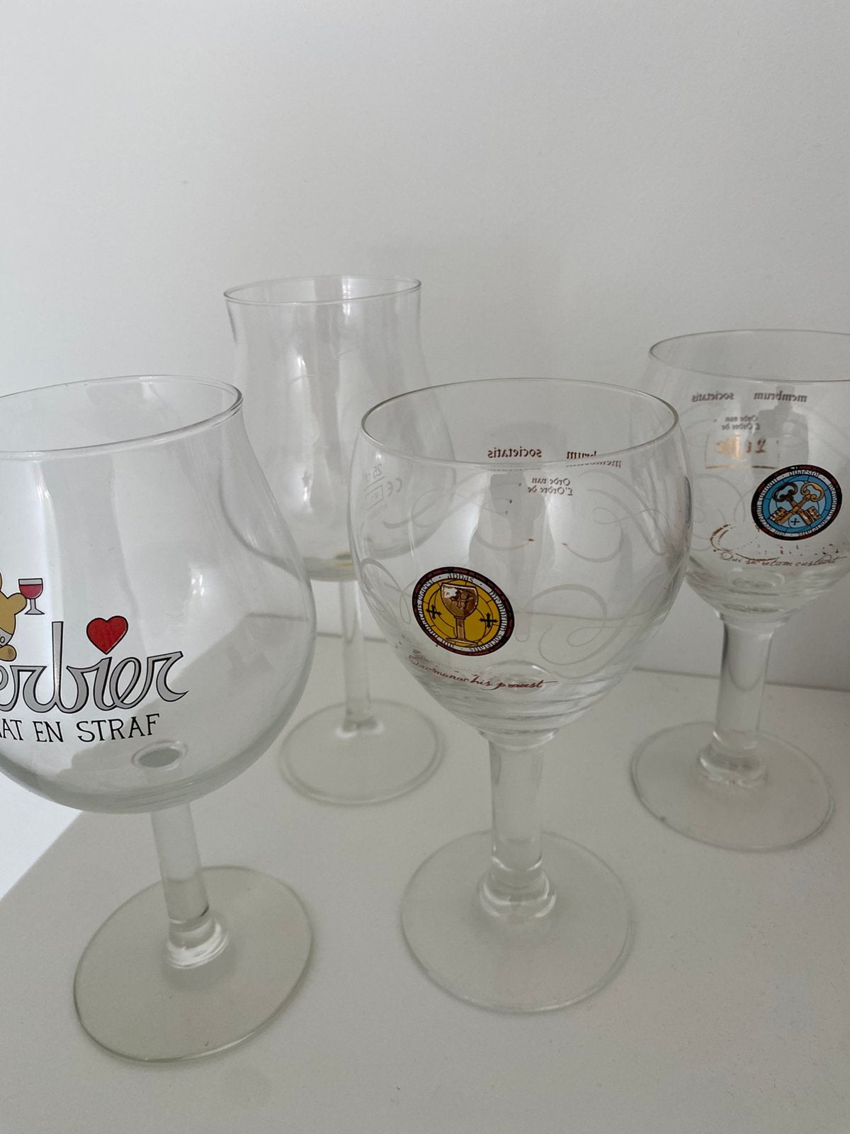 18 bierglazen, Verzamelen, Ophalen, Zo goed als nieuw
