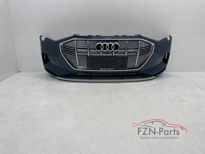 Audi E-Tron 4KE Voorbumper 6PDC KLS LV5Z (4KE807725), Ophalen of Verzenden, Gebruikt, Voor, Bumper