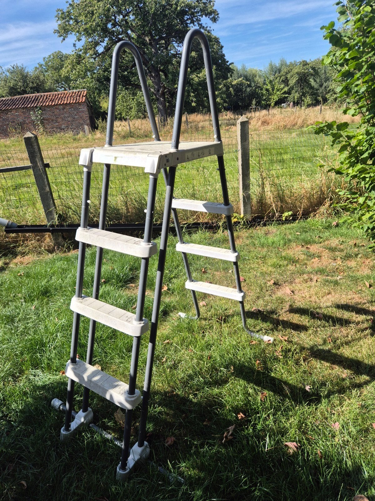 Zwembadladder, Tuin en Terras, Ophalen, Zo goed als nieuw, Ladder