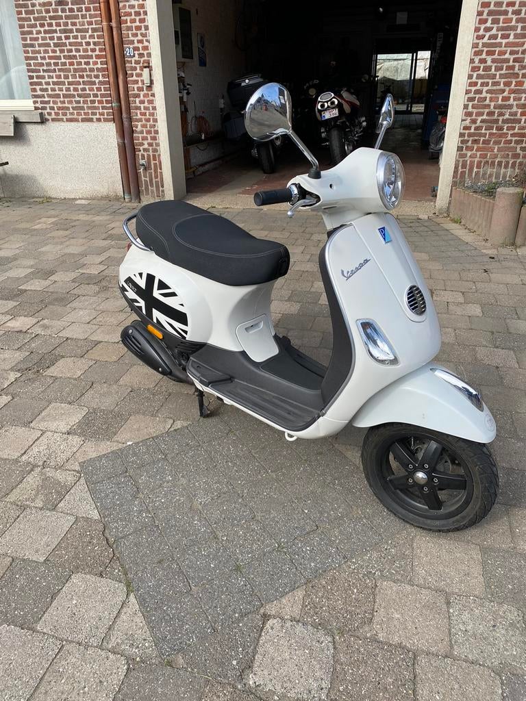 Vespa lx50, Fietsen en Brommers, Ophalen, Zo goed als nieuw, Vespa