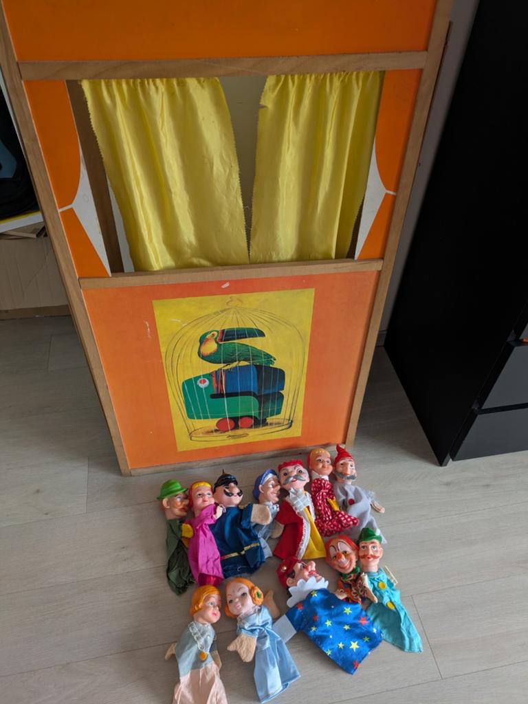 Poppenkast met poppen, Hobby en Vrije tijd, Ophalen
