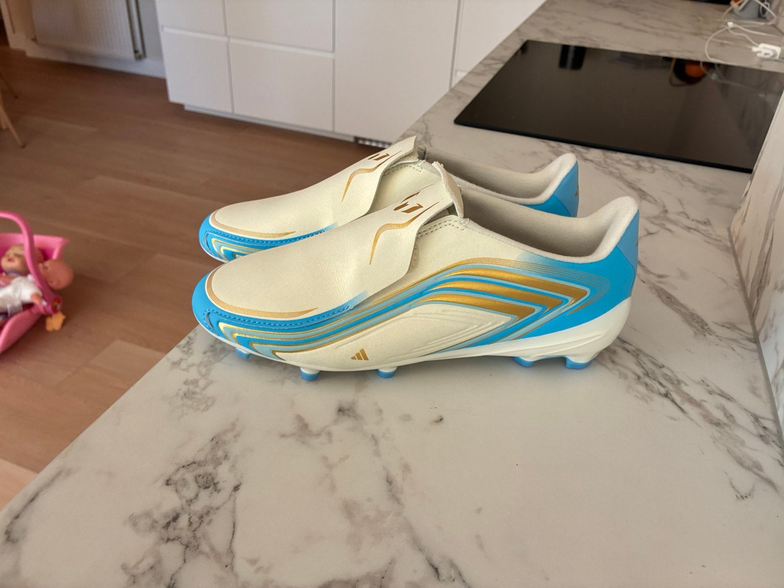 Chaussures adidas 37/ 1/3 mise une fois, Enlèvement, Comme neuf