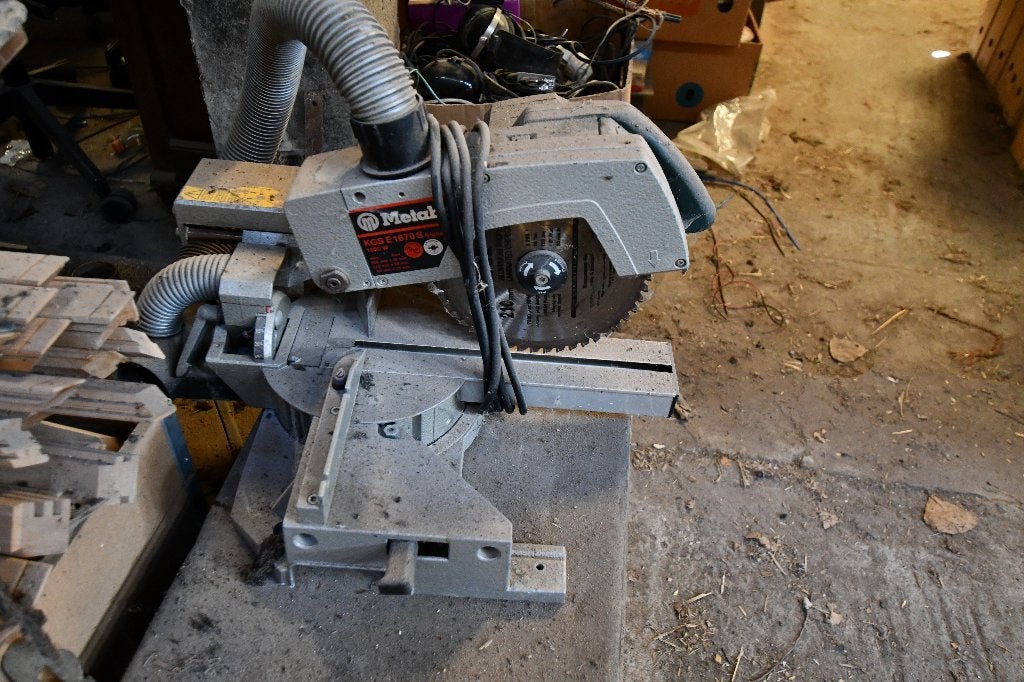 Scie à onglets Metabo kgs e 1670 s, Bricolage & Construction, Outillage | Scies mécaniques, 1200 watts ou plus, 70 mm ou plus