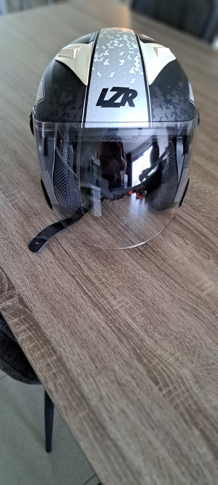 Motorhelm lazer in zeer goede staat, Motoren, Ophalen, Lazer, Dames, L