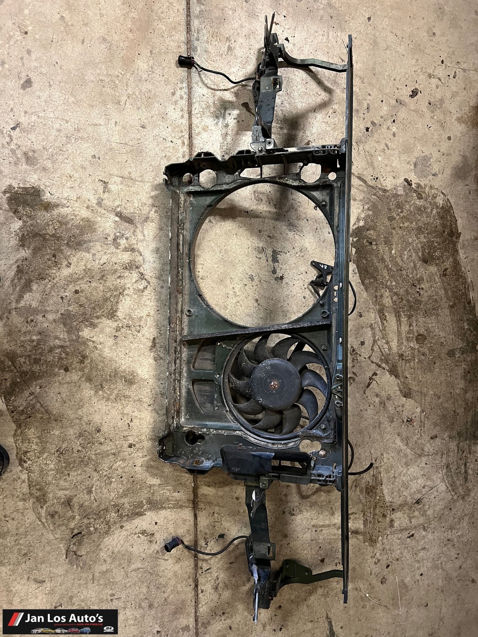 Audi V8 typ 44 voorfront, Gebruikt, -, Voor, Bumper
