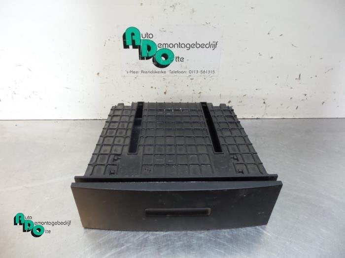 Compartiment de rangement d'un Citroen C3 (C3 02-), -, 3 mois de garantie, Utilisé, -