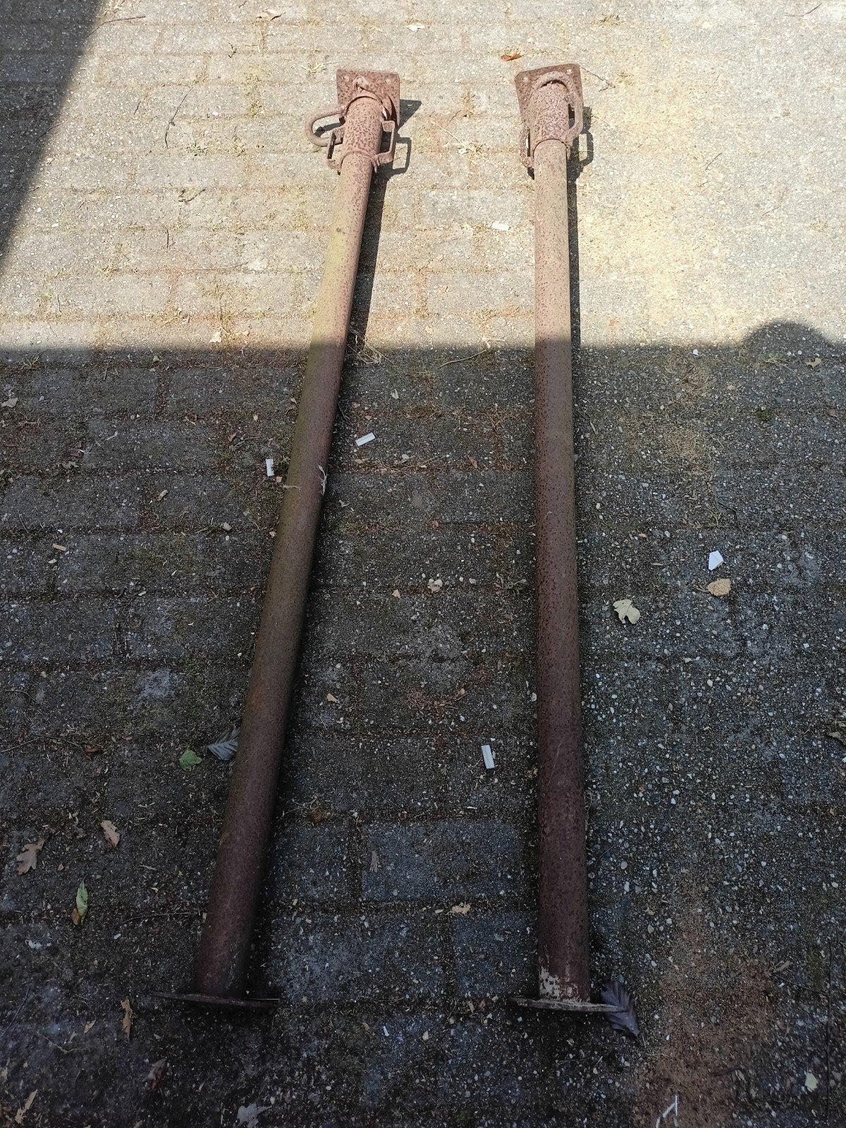 2 stippen metserschoor, Ophalen