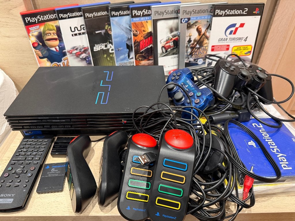 PS2 + 1 manette + carte mémoire + 8 jeux + 4 buzzers + ..., Enlèvement, Utilisé, Autres genres