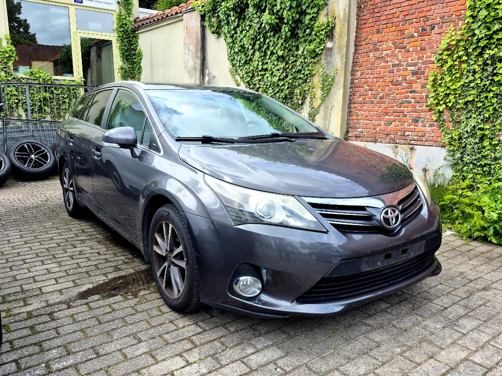Toyota Avensis 1.6i | Navi | Camera | Airco | Trekhaak, Auto's, Toyota, Euro 5, Avensis, Zwart, 4 cilinders