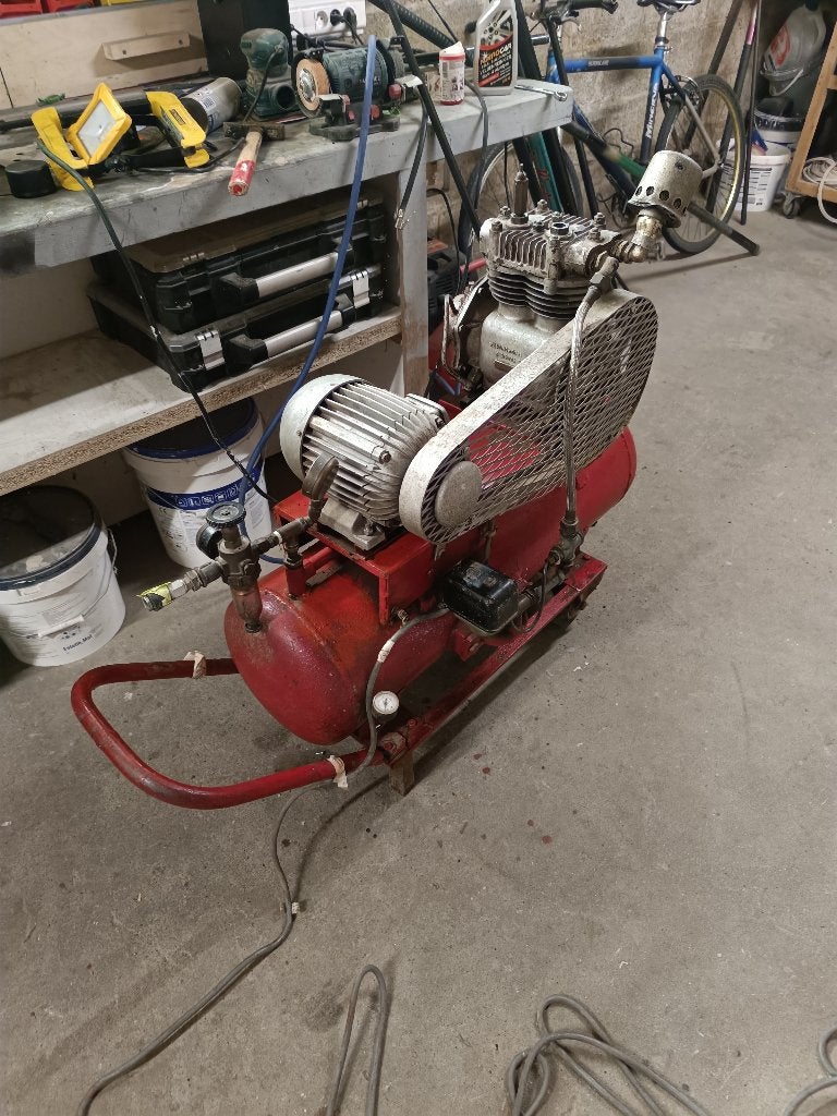 100L 380V compressor, Doe-het-zelf en Bouw, 25 tot 100 liter, Ophalen, Gebruikt, 6 tot 10 bar