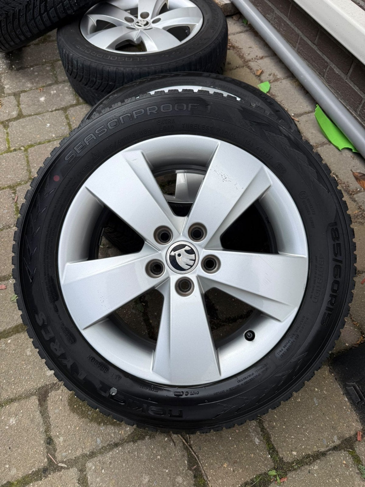 Skoda Fabia velgen+banden (all season), 15 pouces, 4 Saisons, Véhicule de tourisme, 185 mm